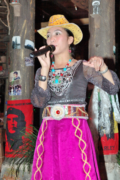Hostessa z baru w Lijiang