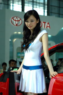 Szczuplutka modelka BYD