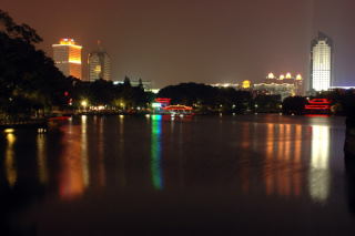 Ningbo nocą