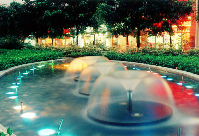 Osiedlowe fontanny - zdjęcia z Chin