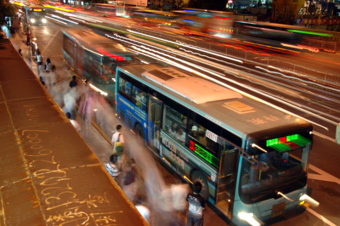 Nocne kursy chińskich autobusów